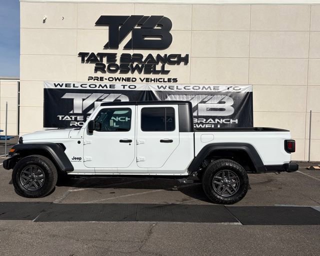 Used 2025 Jeep Gladiator Sport image 9