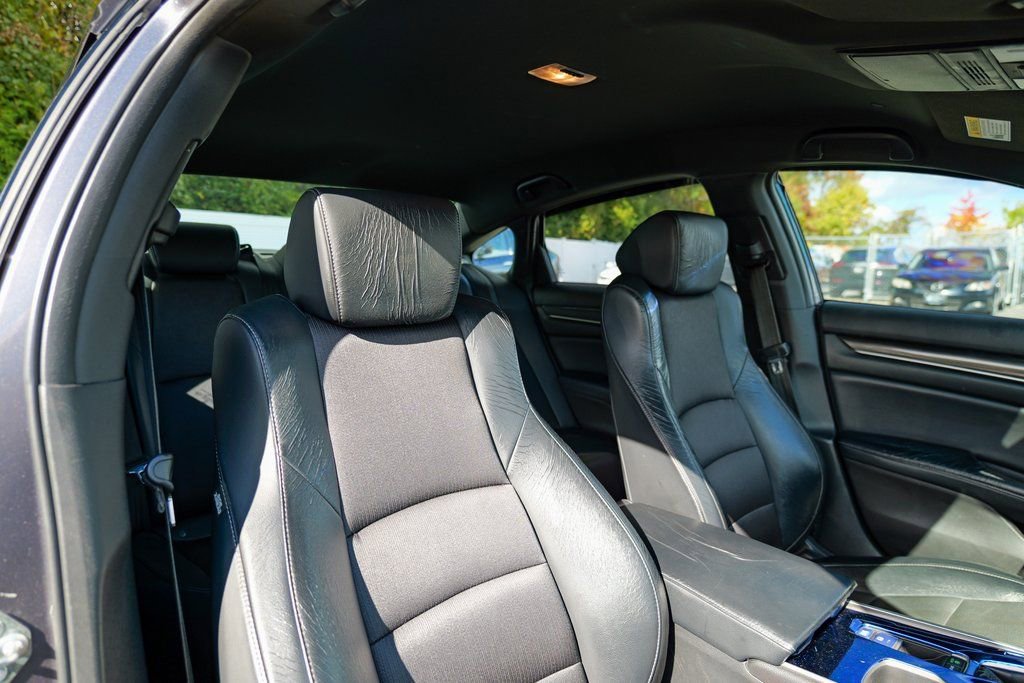Used 2018 Honda Accord Sport image 35