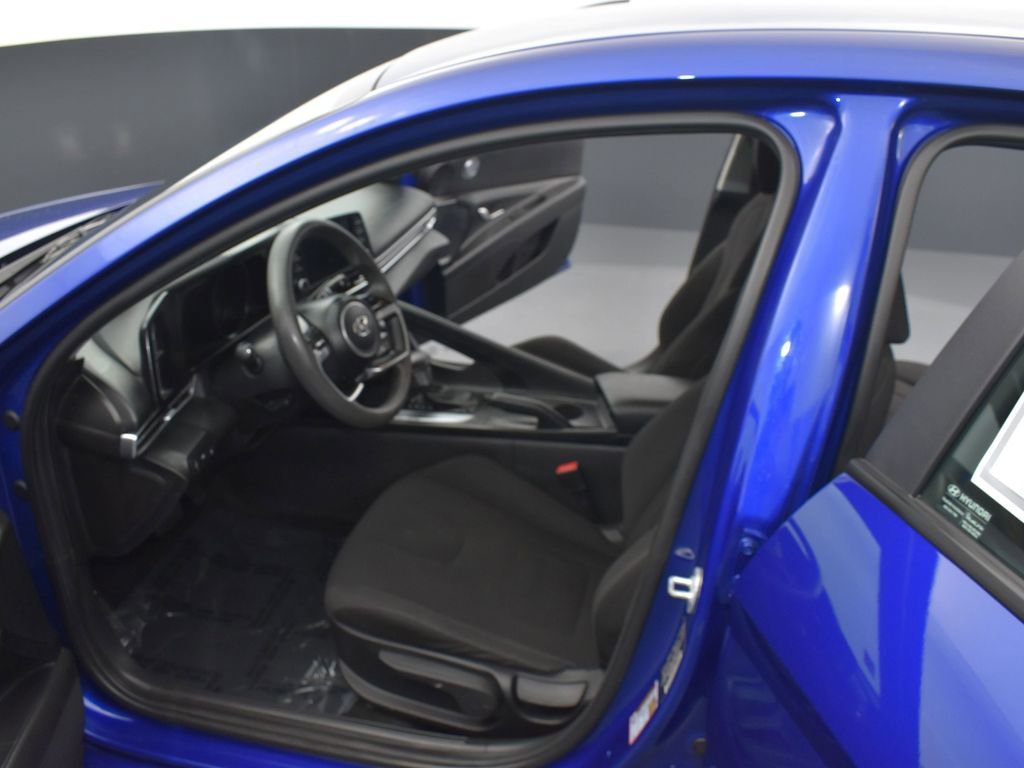 Used 2023 Hyundai Elantra SEL image 11