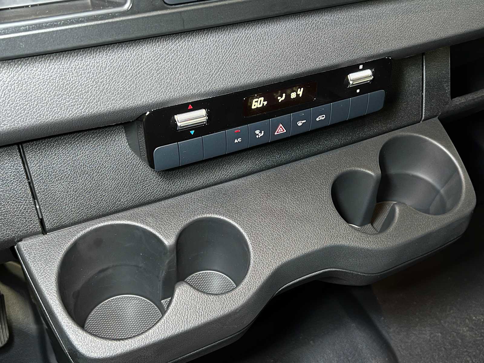 Used 2024 Mercedes-Benz Sprinter 2500 image 30