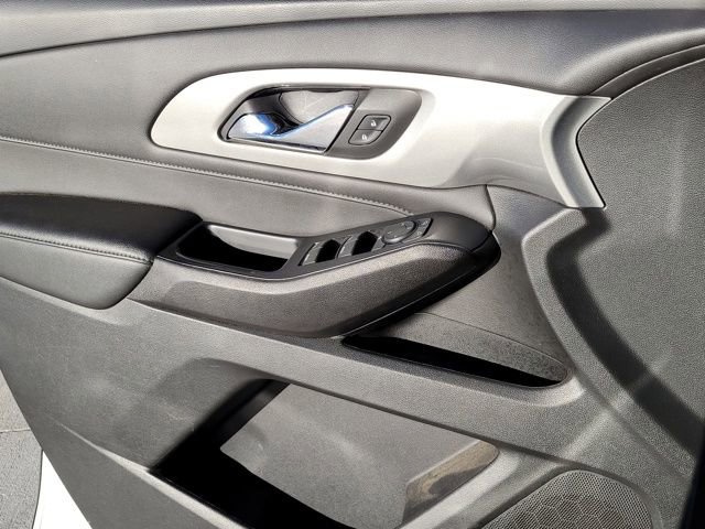 Used 2023 Chevrolet Traverse LT image 7