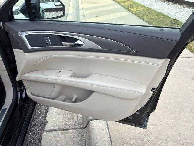 Used 2018 Lincoln MKZ Premiere FWD image 21