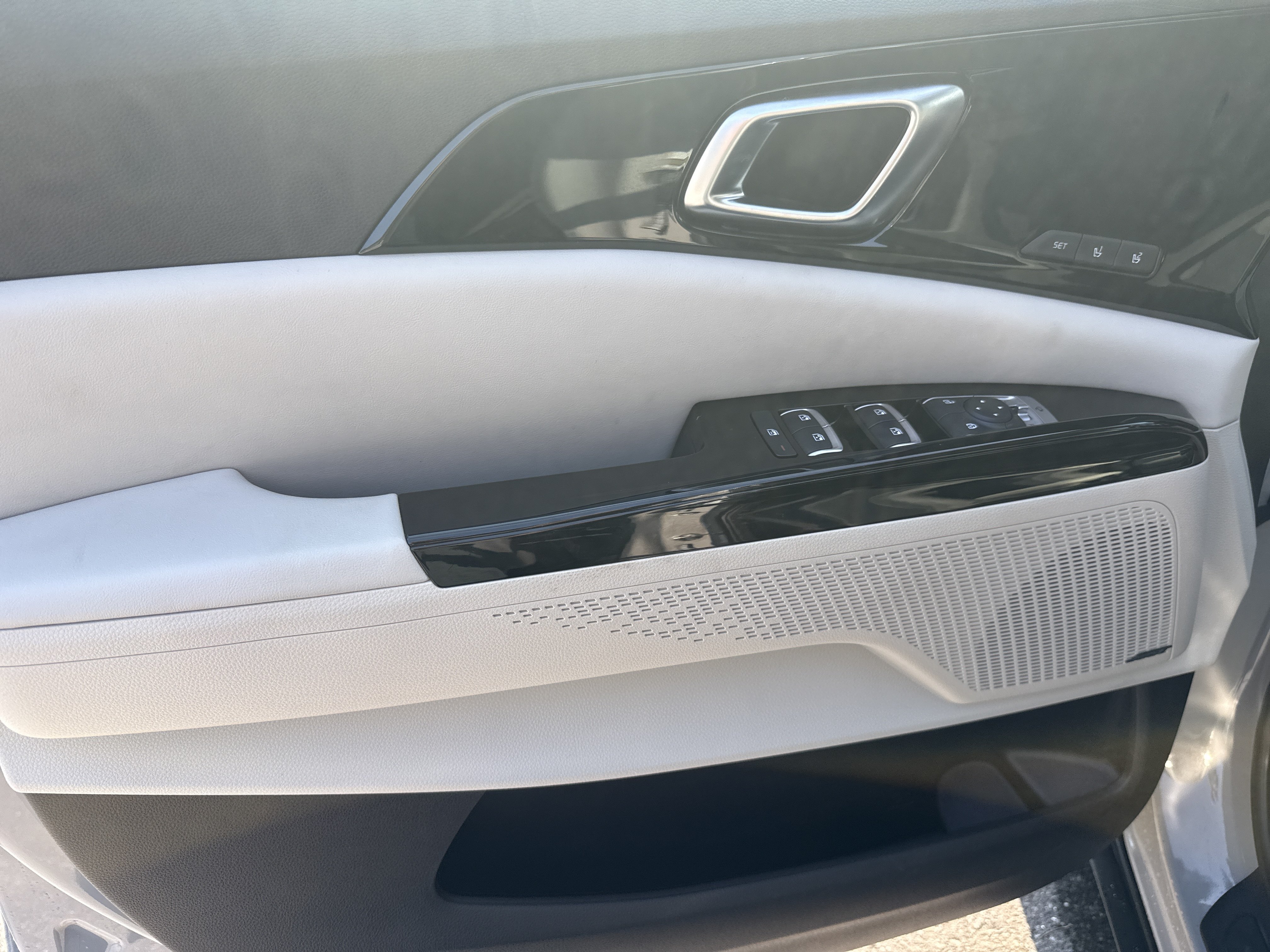 Certified 2024 Kia Carnival SX Prestige FWD image 16