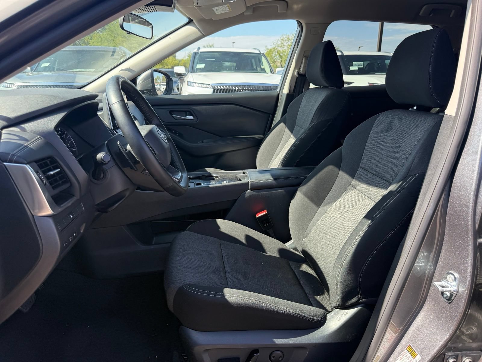 Certified 2025 Nissan Rogue SV FWD image 10