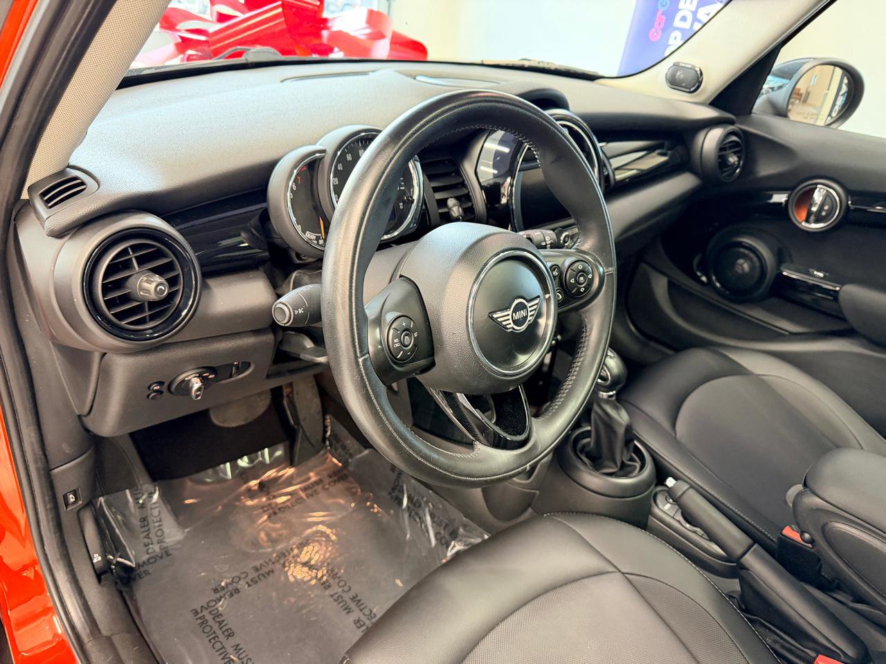 Used 2019 MINI Cooper 4-Door Hardtop image 17