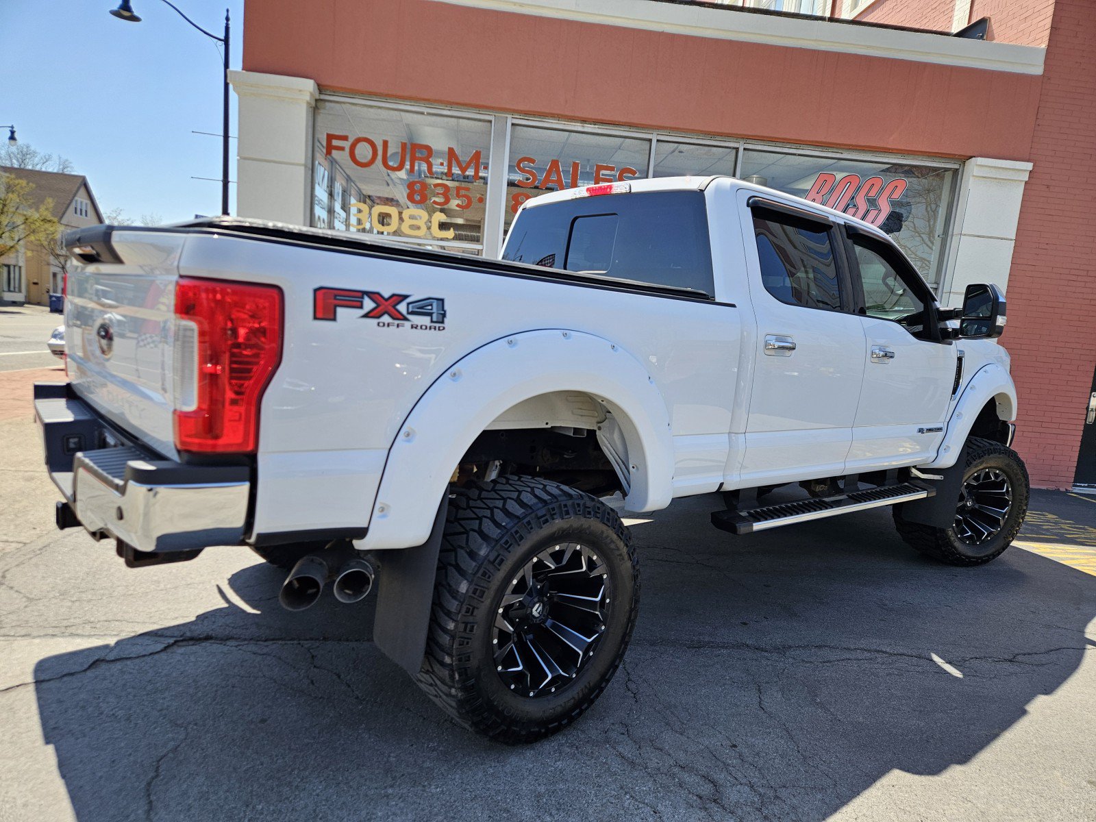 Used 2017 Ford F350 Lariat w/ Lariat Ultimate Package AWD/4WD image 3