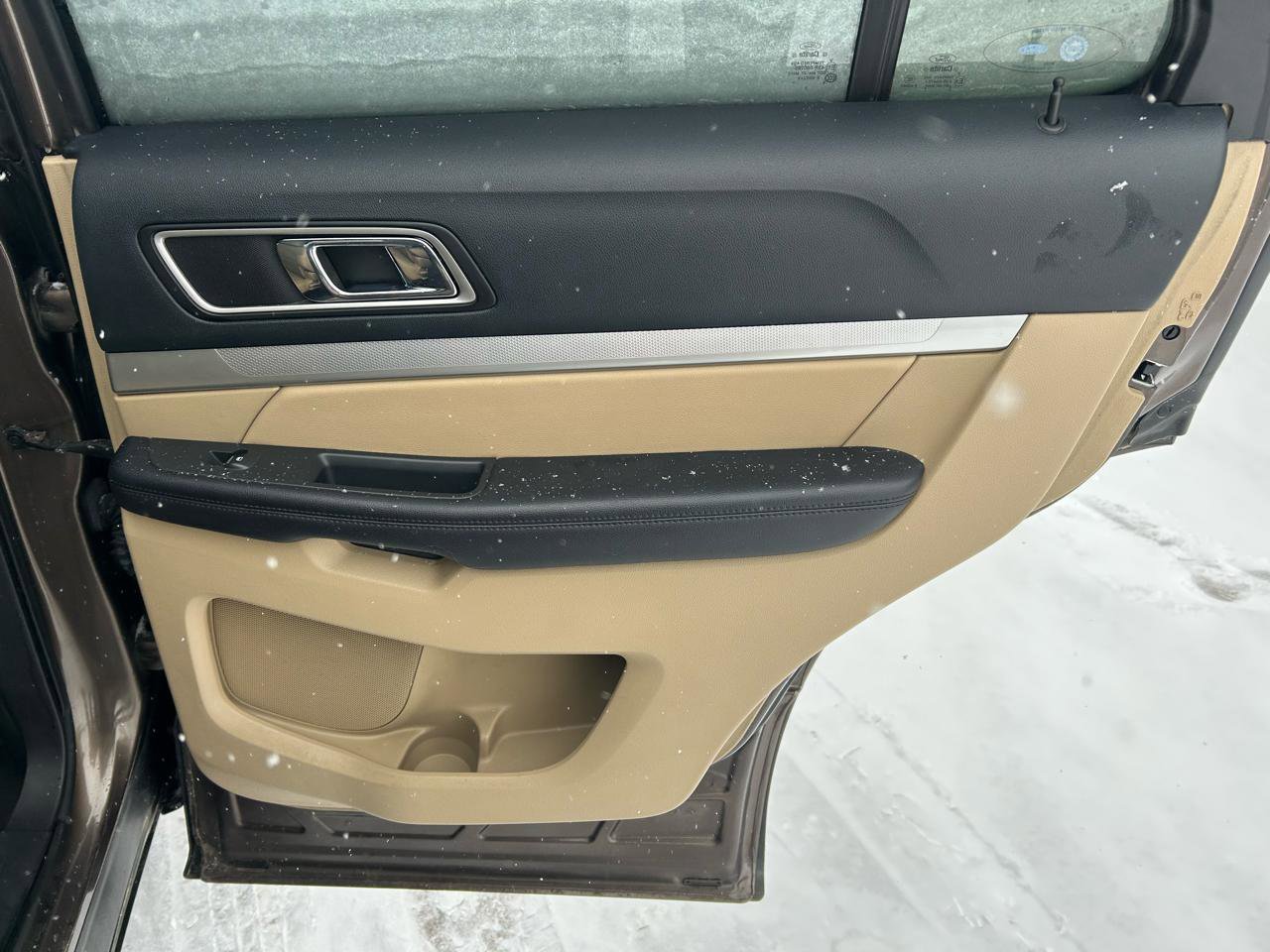 Used 2016 Ford Explorer XLT w/ Equipment Group 202A image 15