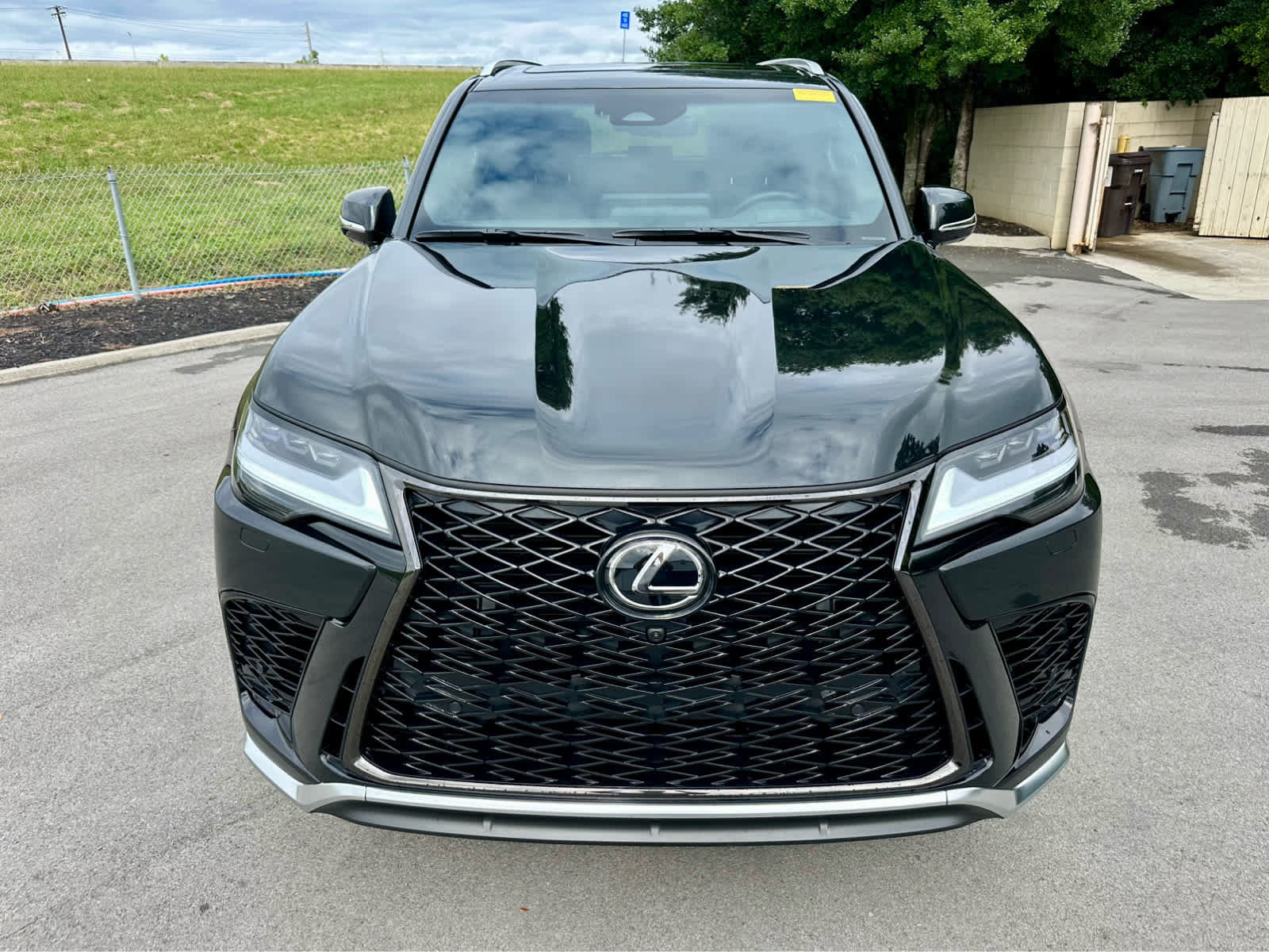 Used 2026 Lexus LX 700h F Sport AWD/4WD image 2