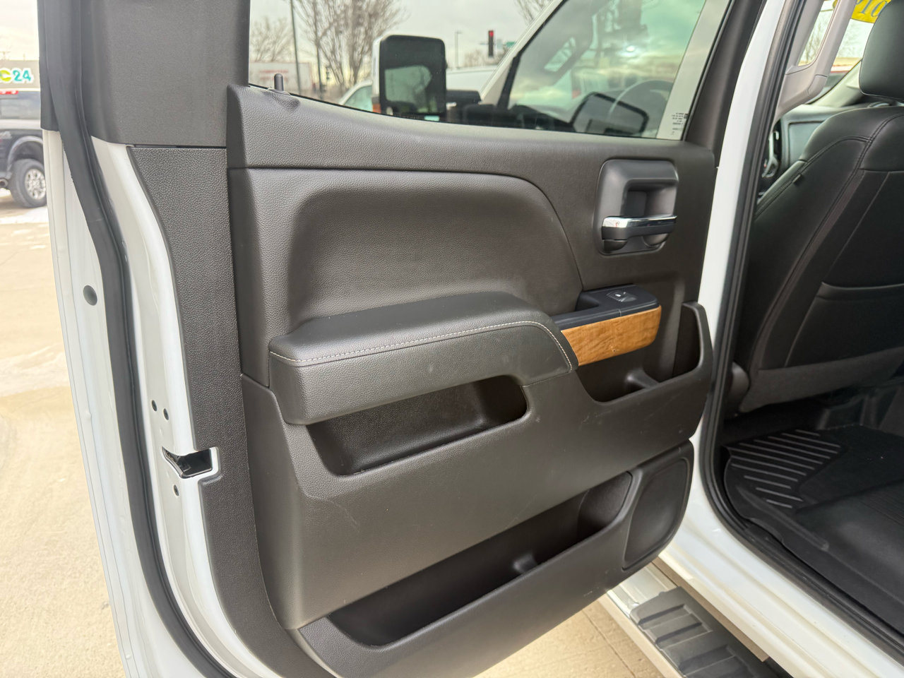 Used 2019 Chevrolet Silverado 3500 LTZ w/ Duramax Plus Package image 17