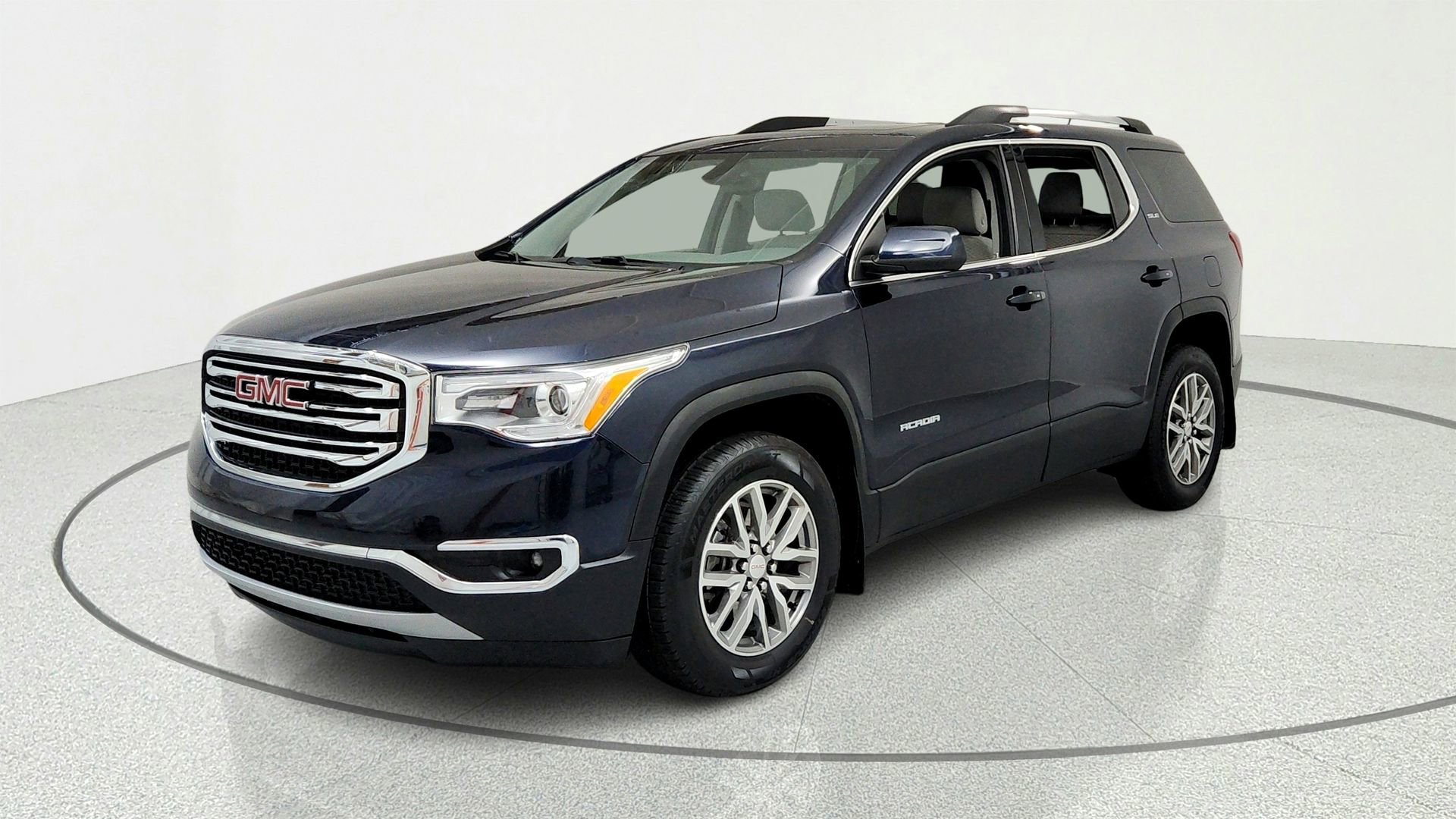 Used 2017 GMC Acadia SLE FWD image 1