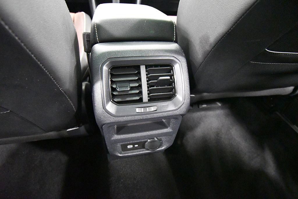 Used 2022 Volkswagen Tiguan SEL R-Line AWD/4WD image 15