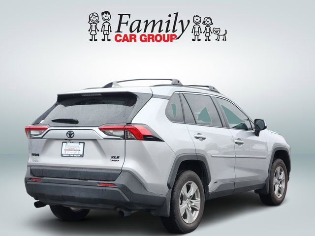 Used 2025 Toyota RAV4 XLE w/ Convenience Package AWD/4WD image 4