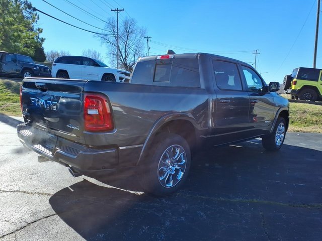 New 2026 RAM 1500 4x4 Crew Cab image 3