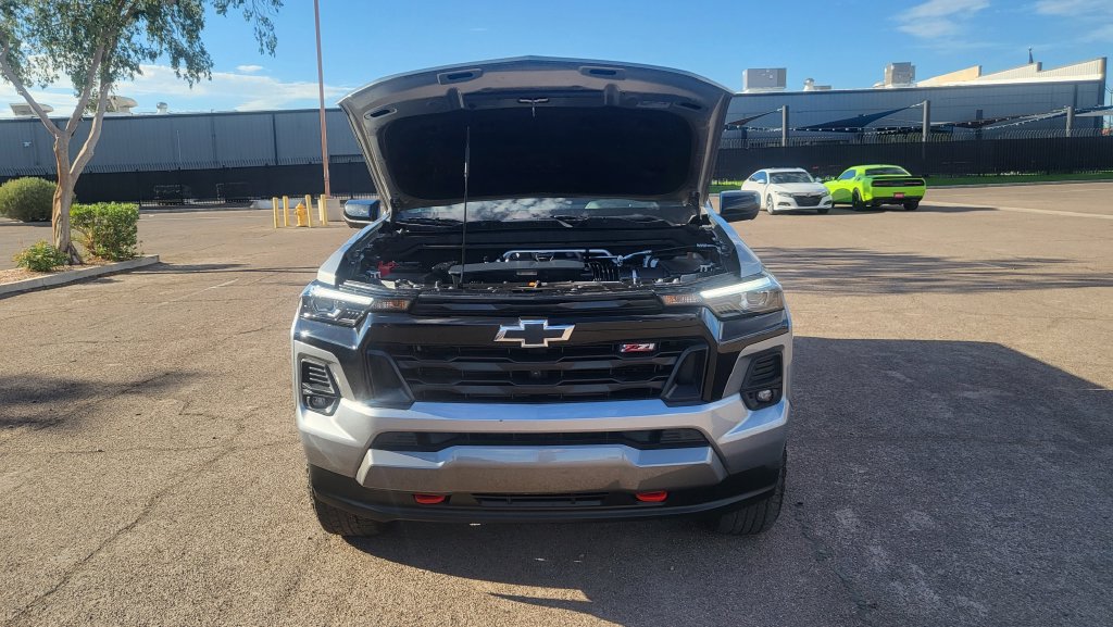 Used 2024 Chevrolet Colorado Z71 w/ Z71 Convenience Package 2 AWD/4WD image 37