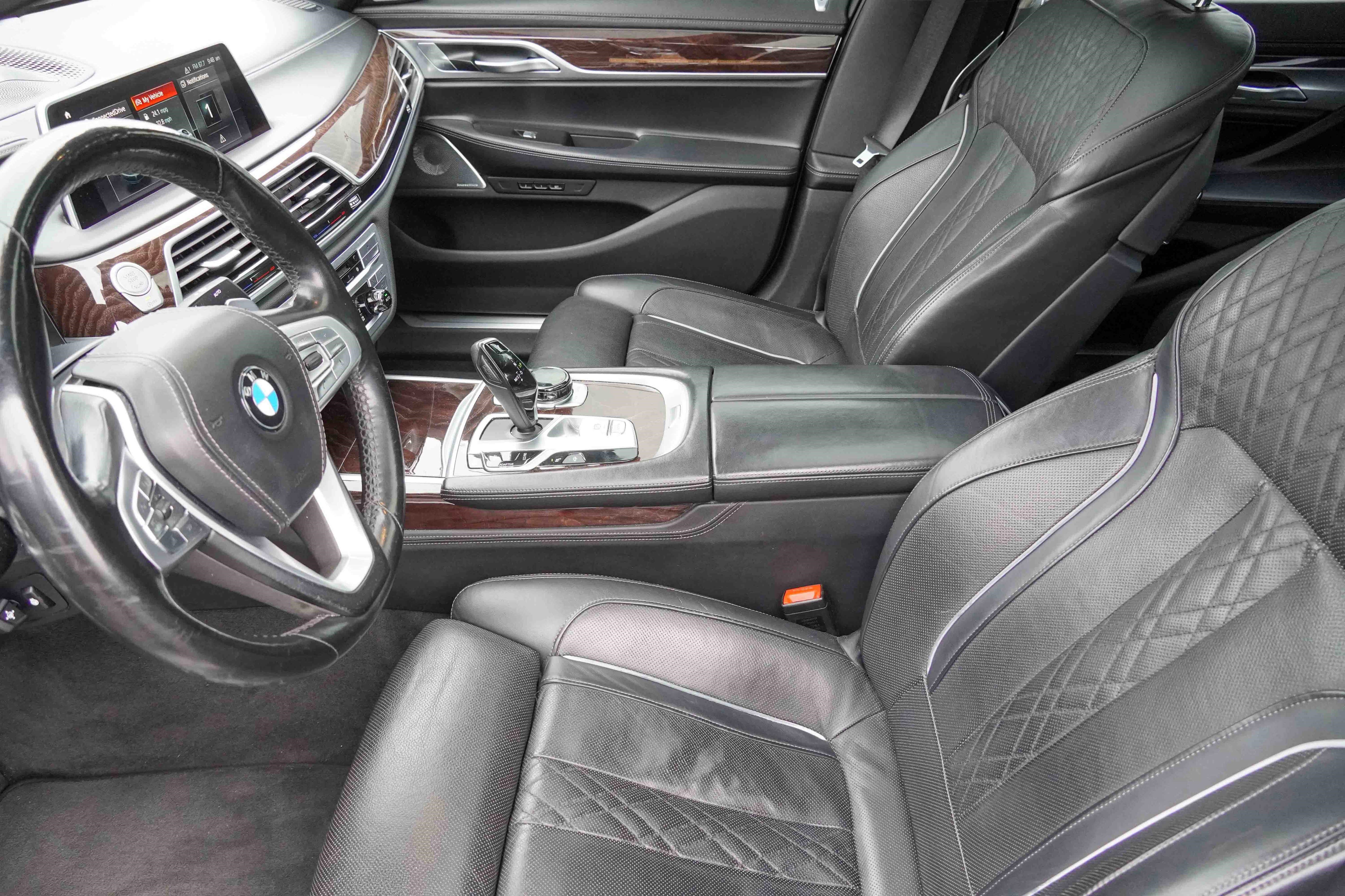 Used 2019 BMW 740i w/ Executive Package image 12