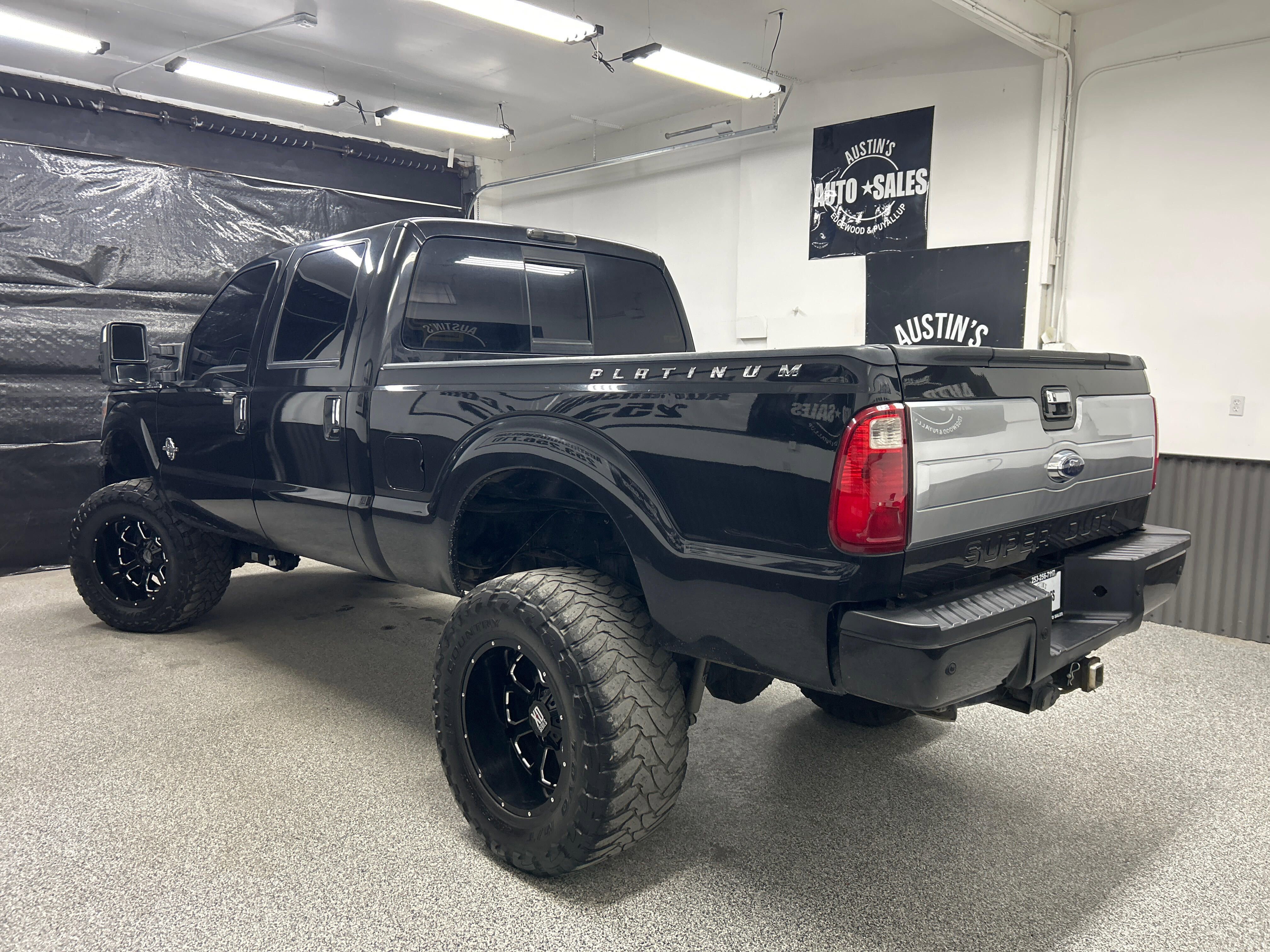 Used 2013 Ford F250 Platinum AWD/4WD image 4