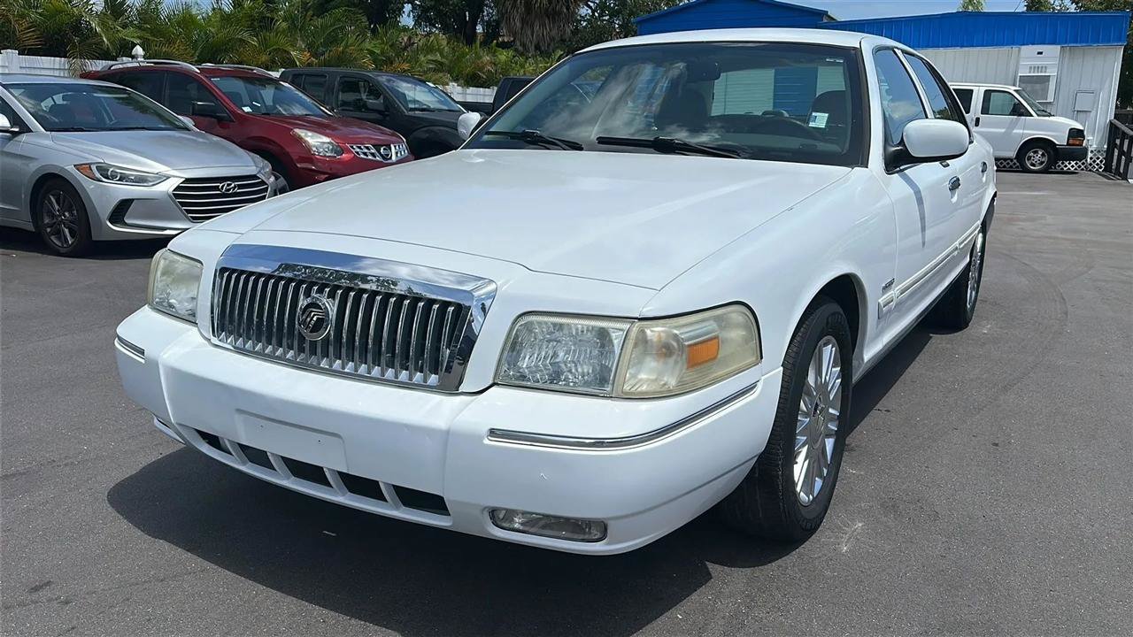 Used 2009 Mercury Grand Marquis LS RWD image 3