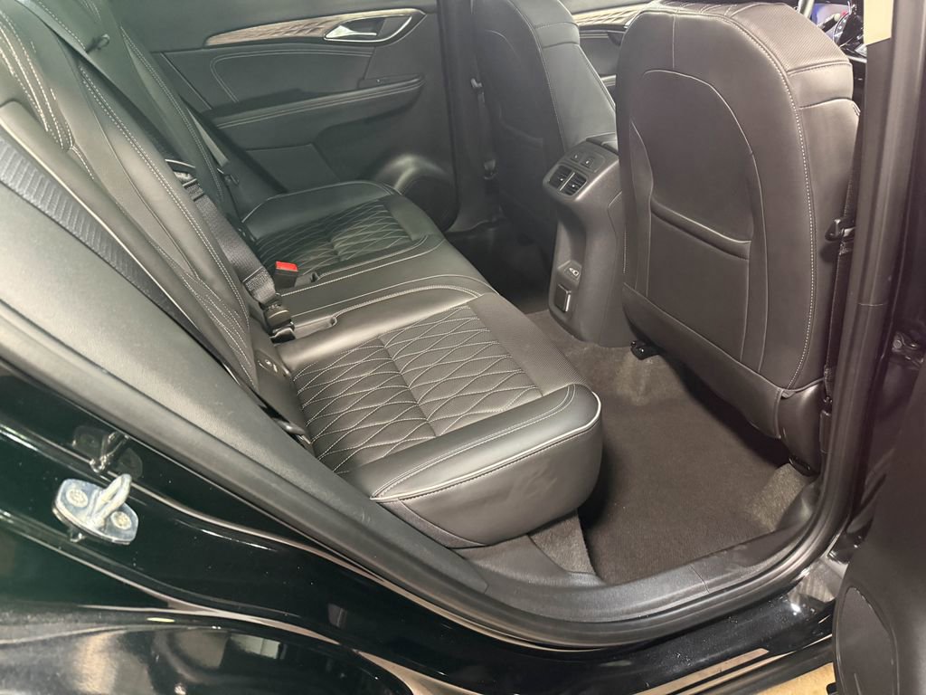 Used 2023 Buick Envision Avenir AWD/4WD image 65
