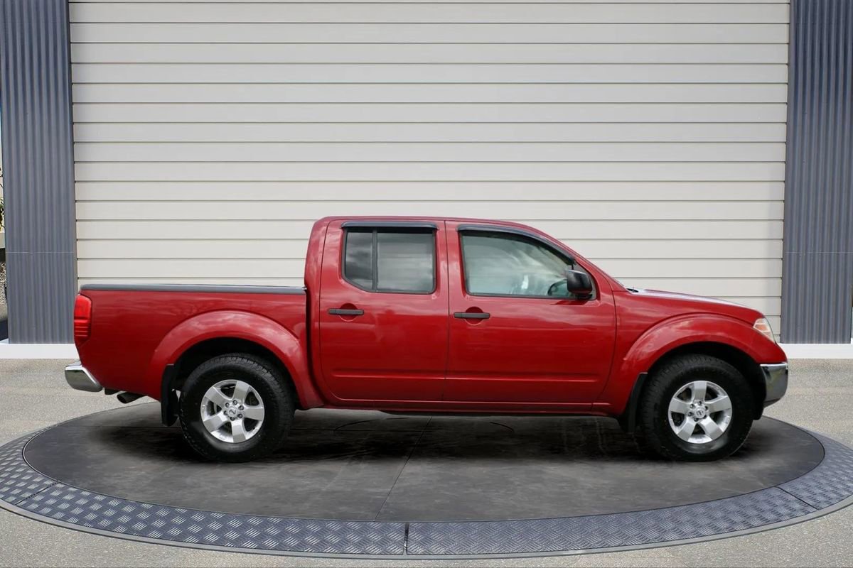 Used 2009 Nissan Frontier SE w/ SE Value Truck Pkg AWD/4WD image 8