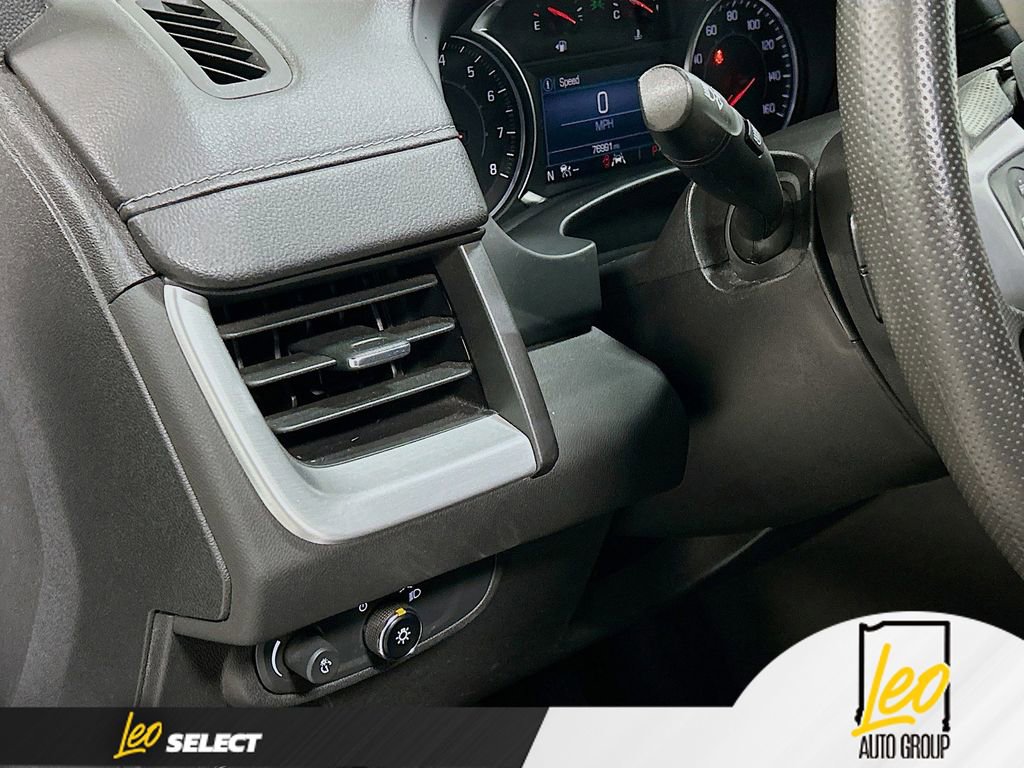 Used 2024 GMC Terrain SLE w/ Driver Convenience Package image 10