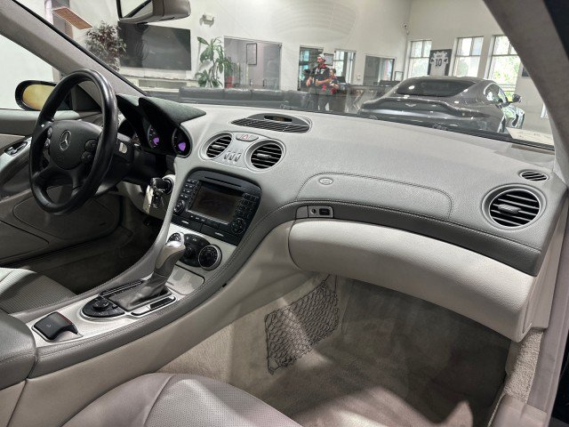 Used 2005 Mercedes-Benz SL 55 AMG image 39