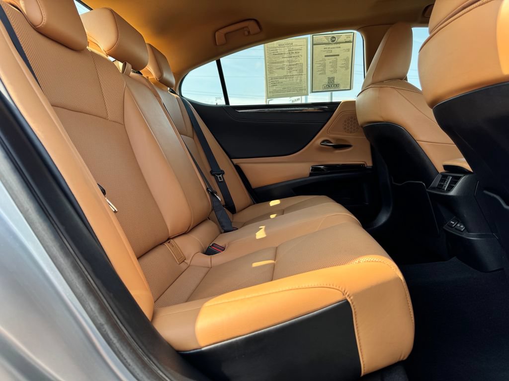 Used 2023 Lexus ES 350 w/ Accessory Package (Z1) FWD image 12