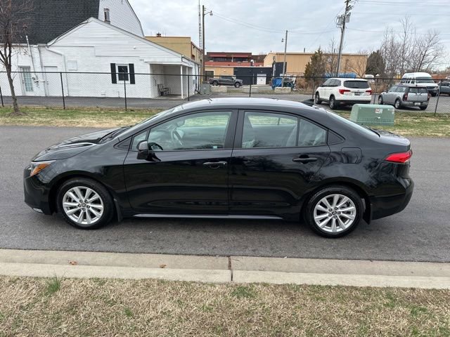 Used 2025 Toyota Corolla LE w/ LE Premium Package image 3