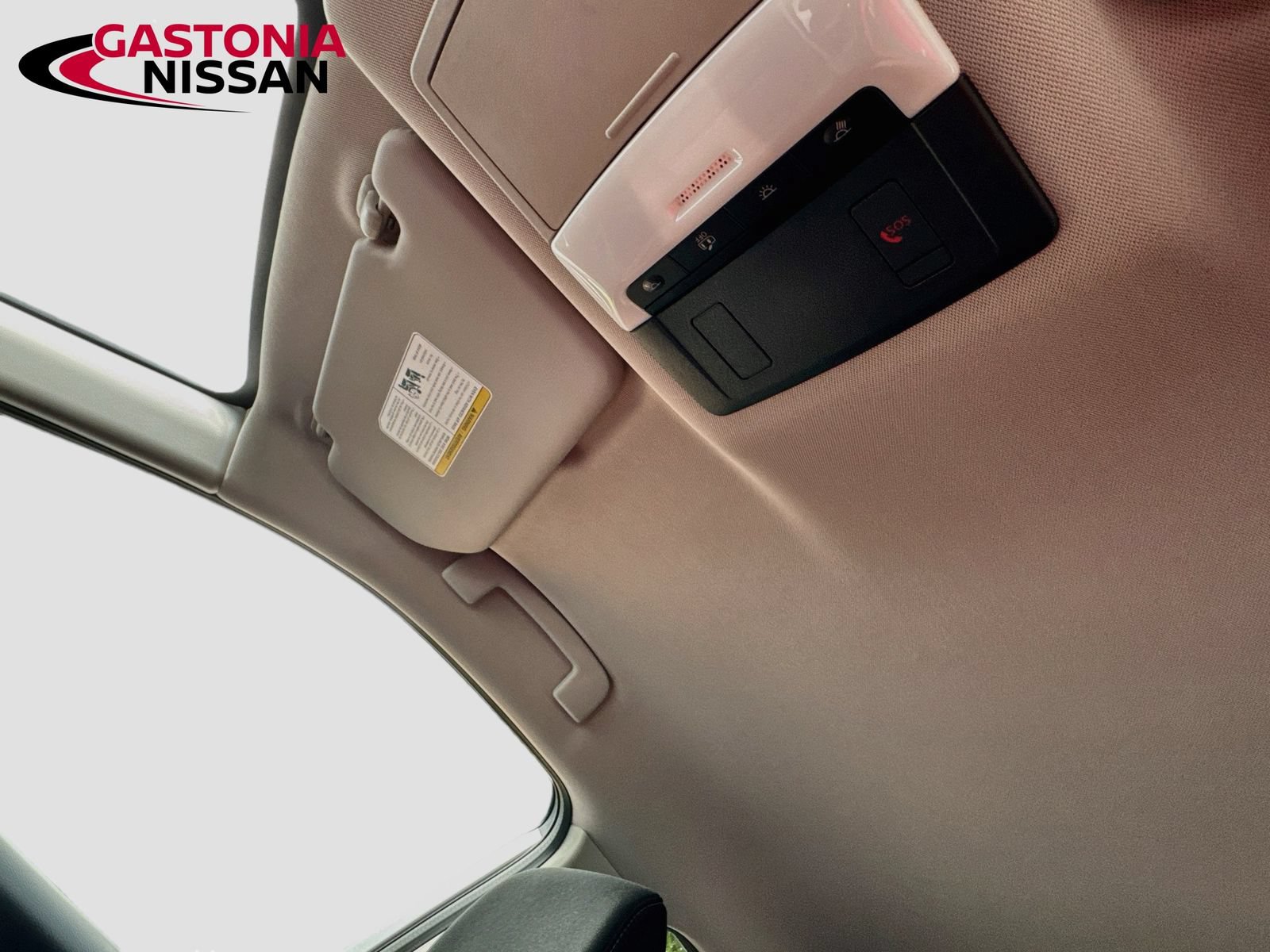 Used 2025 Nissan Rogue SV FWD image 27