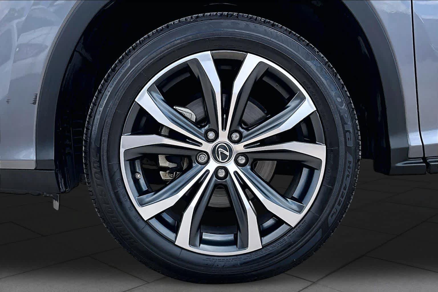 Used 2021 Lexus RX 350L FWD w/ Premium Package image 11