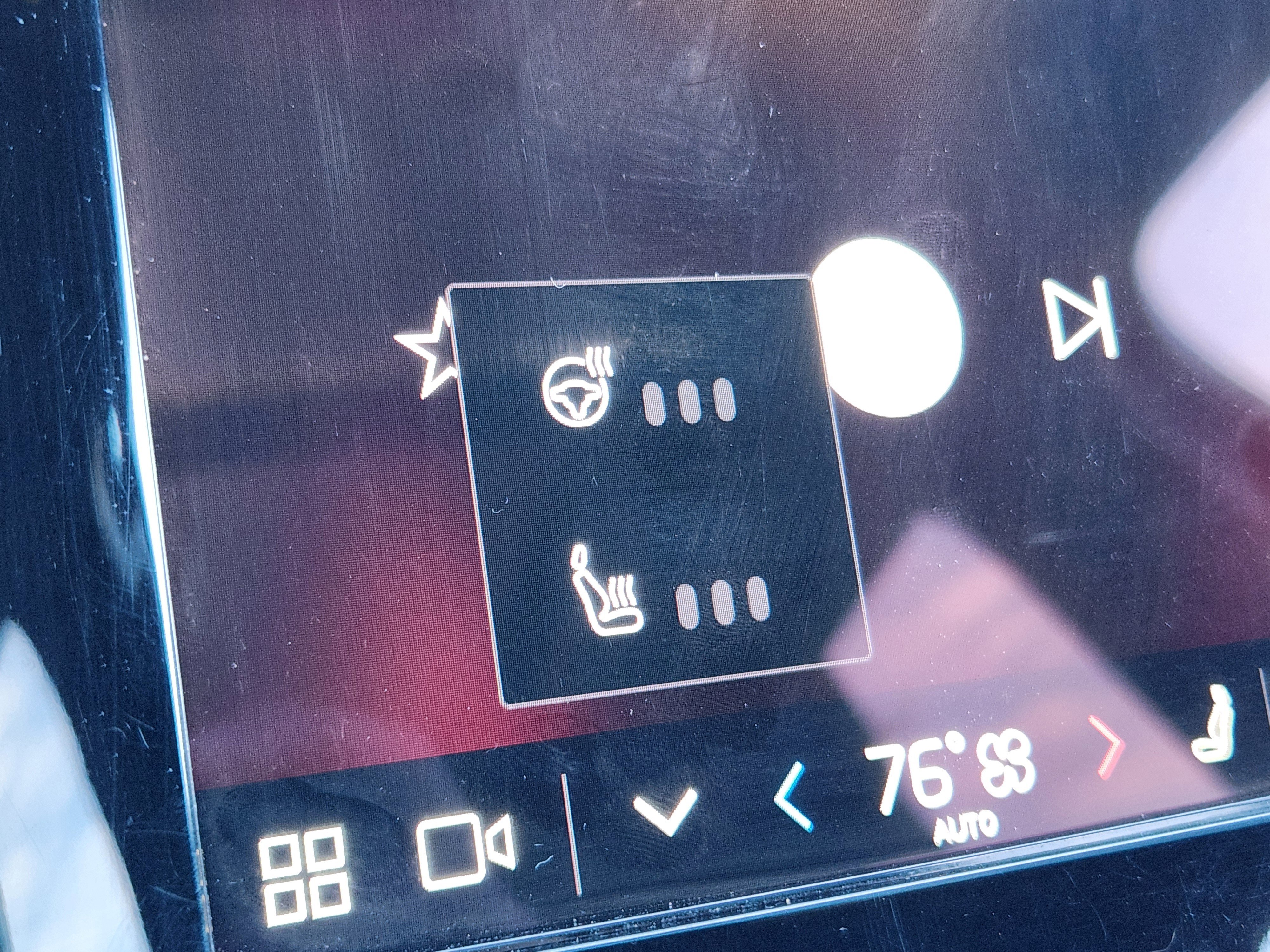 Used 2023 Volvo XC40 Recharge Ultimate image 31