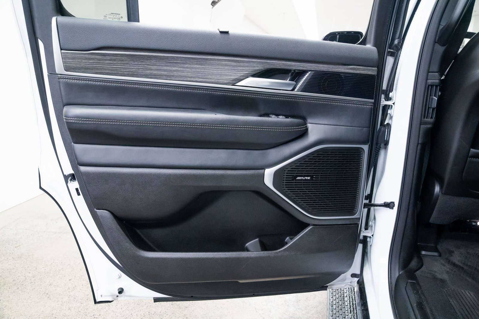 Used 2024 Jeep Wagoneer Series II w/ Convenience Group I image 20