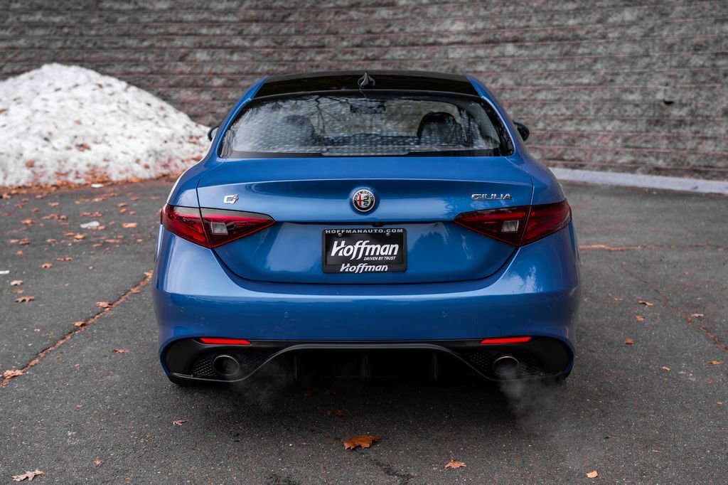 Used 2025 Alfa Romeo Giulia AWD w/ Driving Assist Package image 7