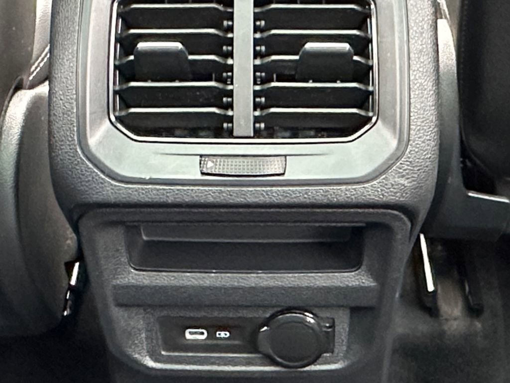 Used 2022 Volkswagen Tiguan SEL R-Line image 27