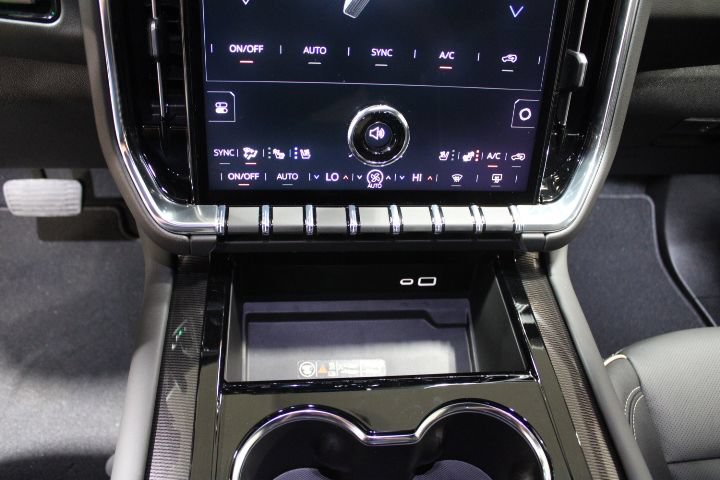 New 2026 GMC Yukon XL Elevation w/ Elevation Premium Package AWD/4WD image 36