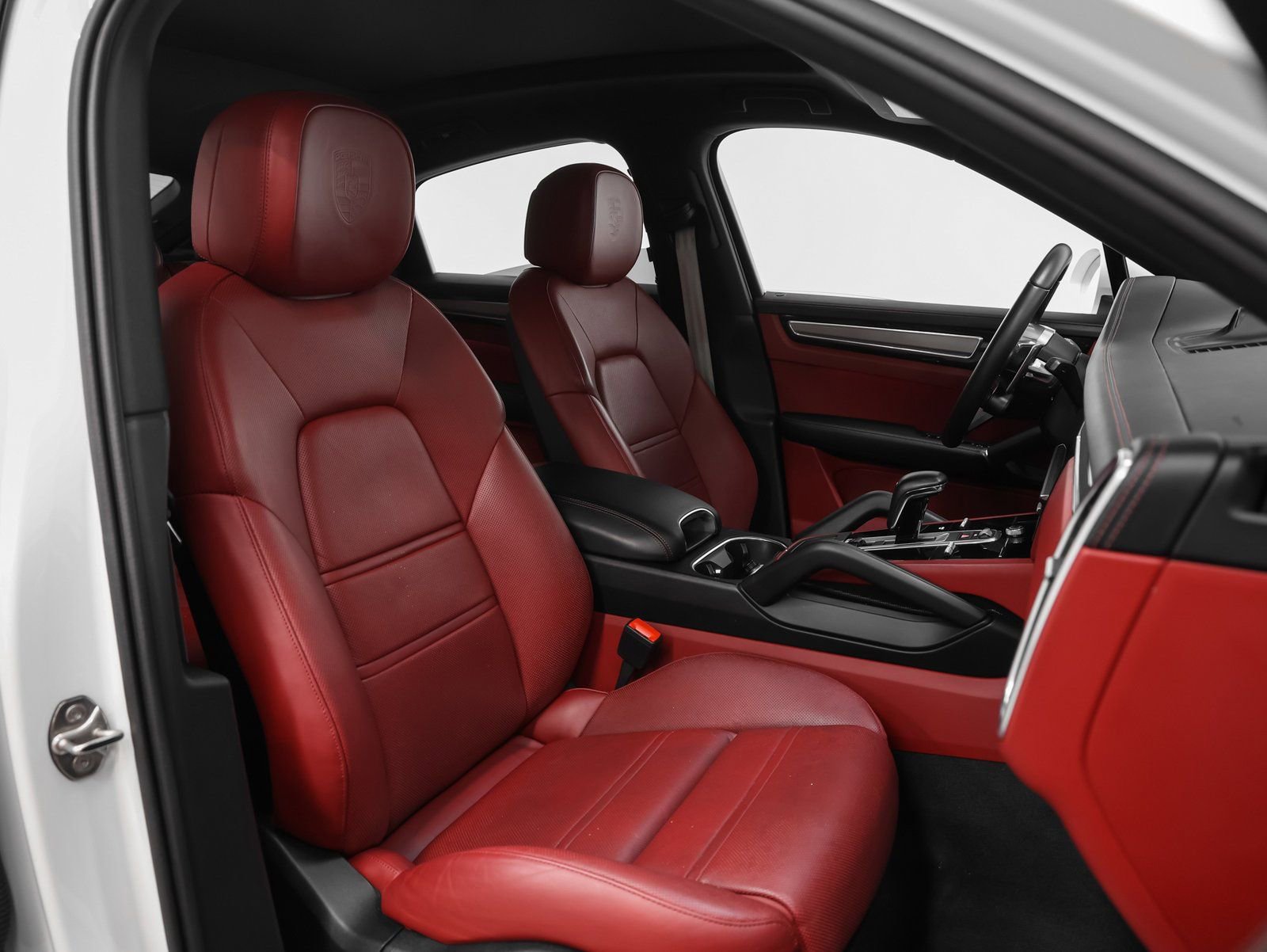 Used 2022 Porsche Cayenne Platinum Edition image 21