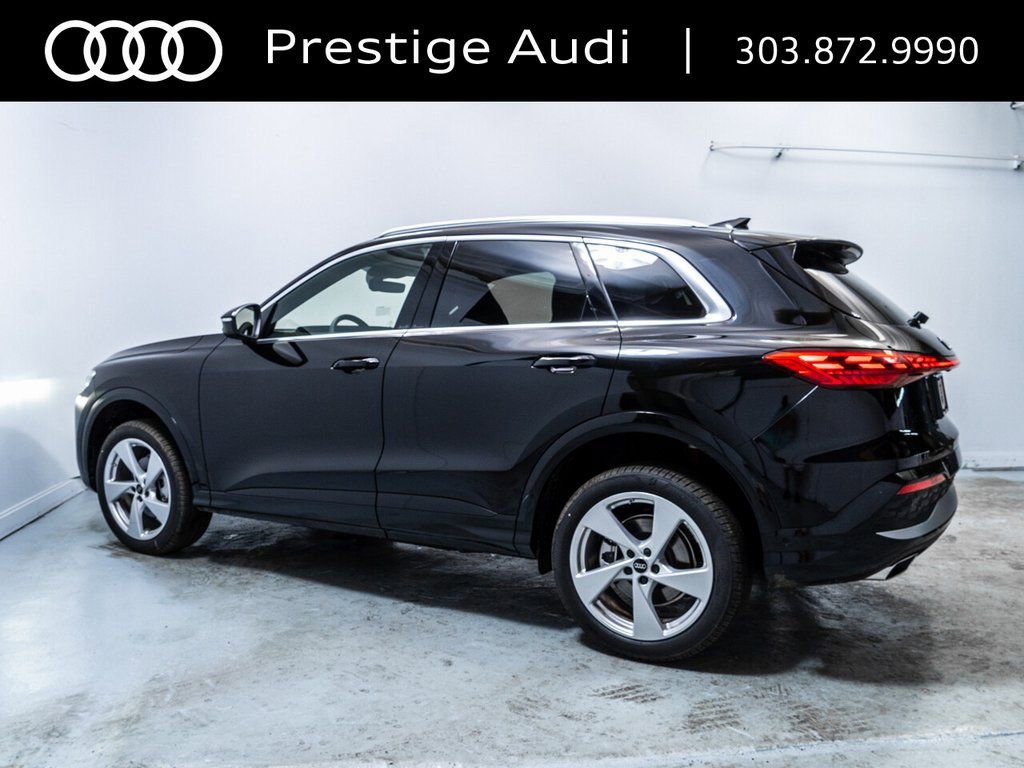 Used 2025 Audi Q5 Premium Plus w/ Premium Plus AWD/4WD image 3