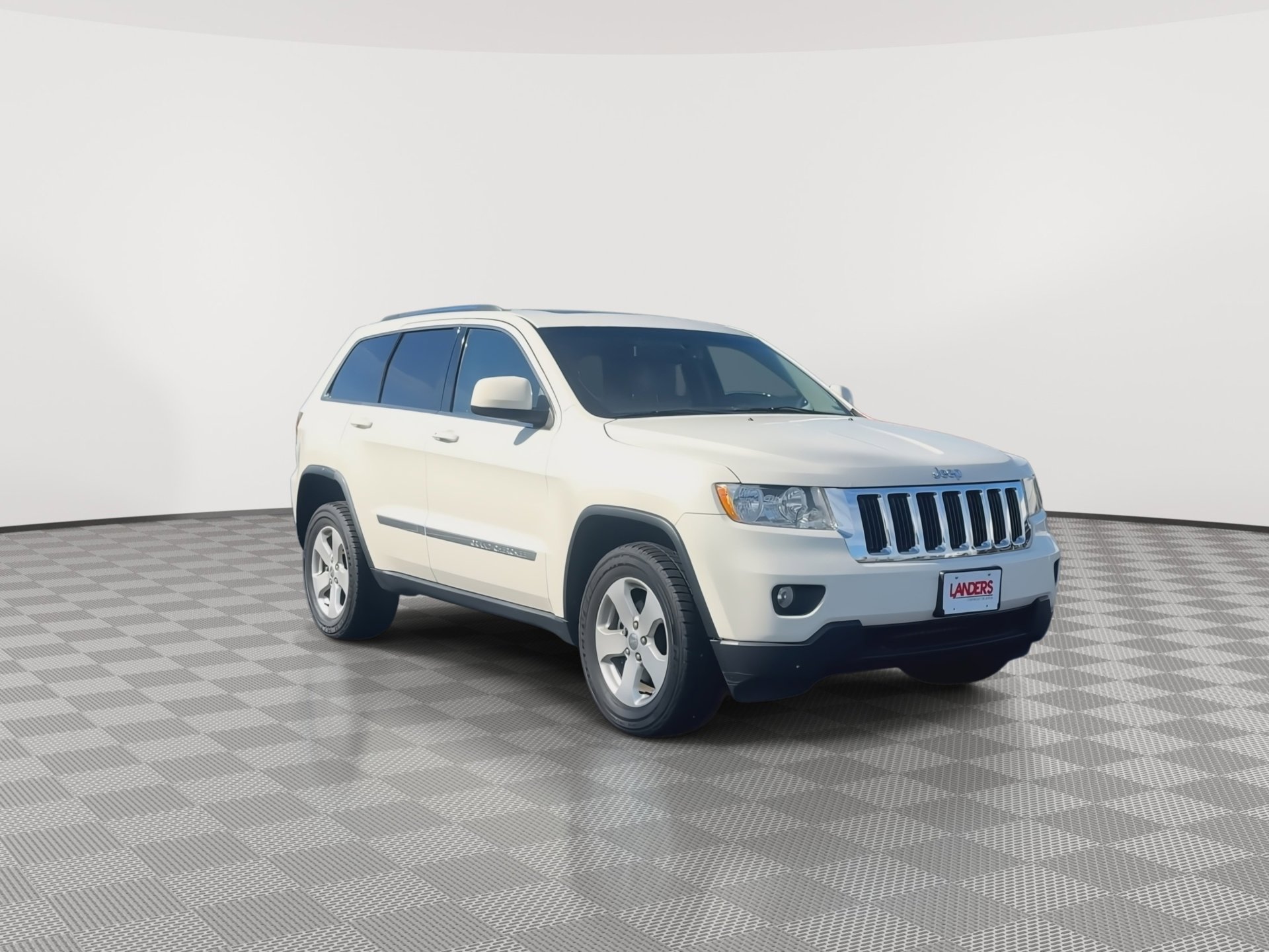 Used 2012 Jeep Grand Cherokee Laredo AWD/4WD image 3