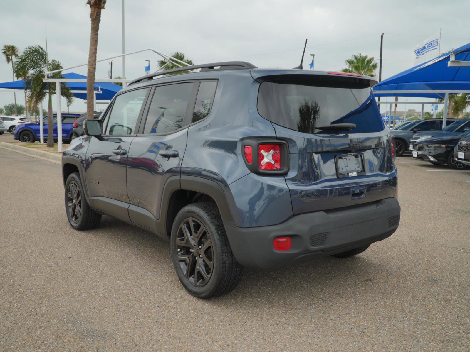 Used 2023 Jeep Renegade Altitude w/ Convenience Group I AWD/4WD image 9