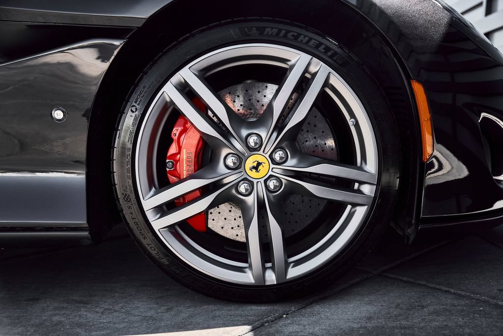 Used 2020 Ferrari Portofino RWD image 28