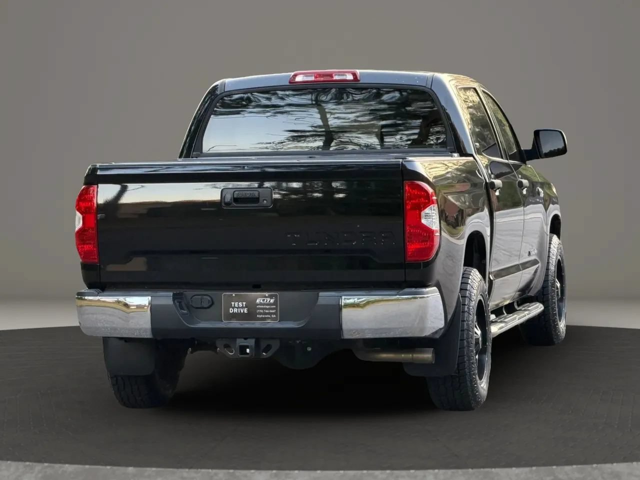 Used 2021 Toyota Tundra SR5 w/ SR5 Leather Package RWD image 4