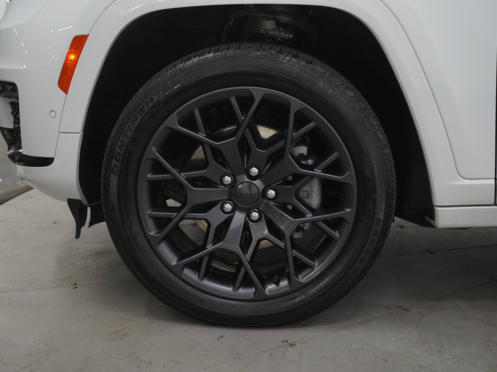 Used 2025 Jeep Grand Cherokee L Summit AWD/4WD image 32
