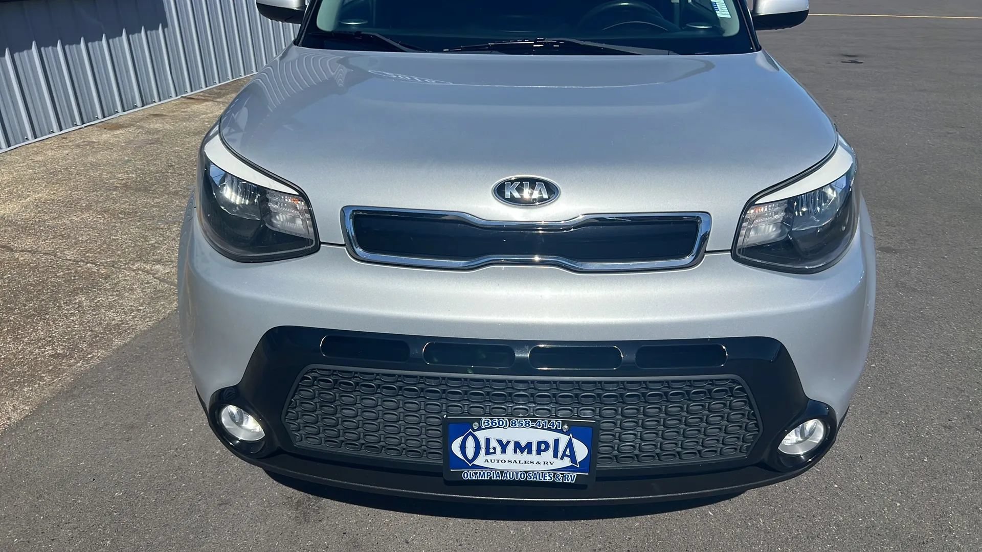 Used 2016 Kia Soul + FWD image 2
