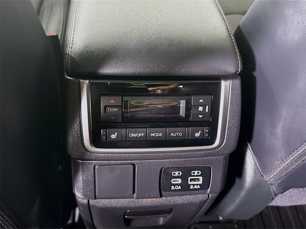 Used 2025 Subaru Ascent Bronze Edition image 13