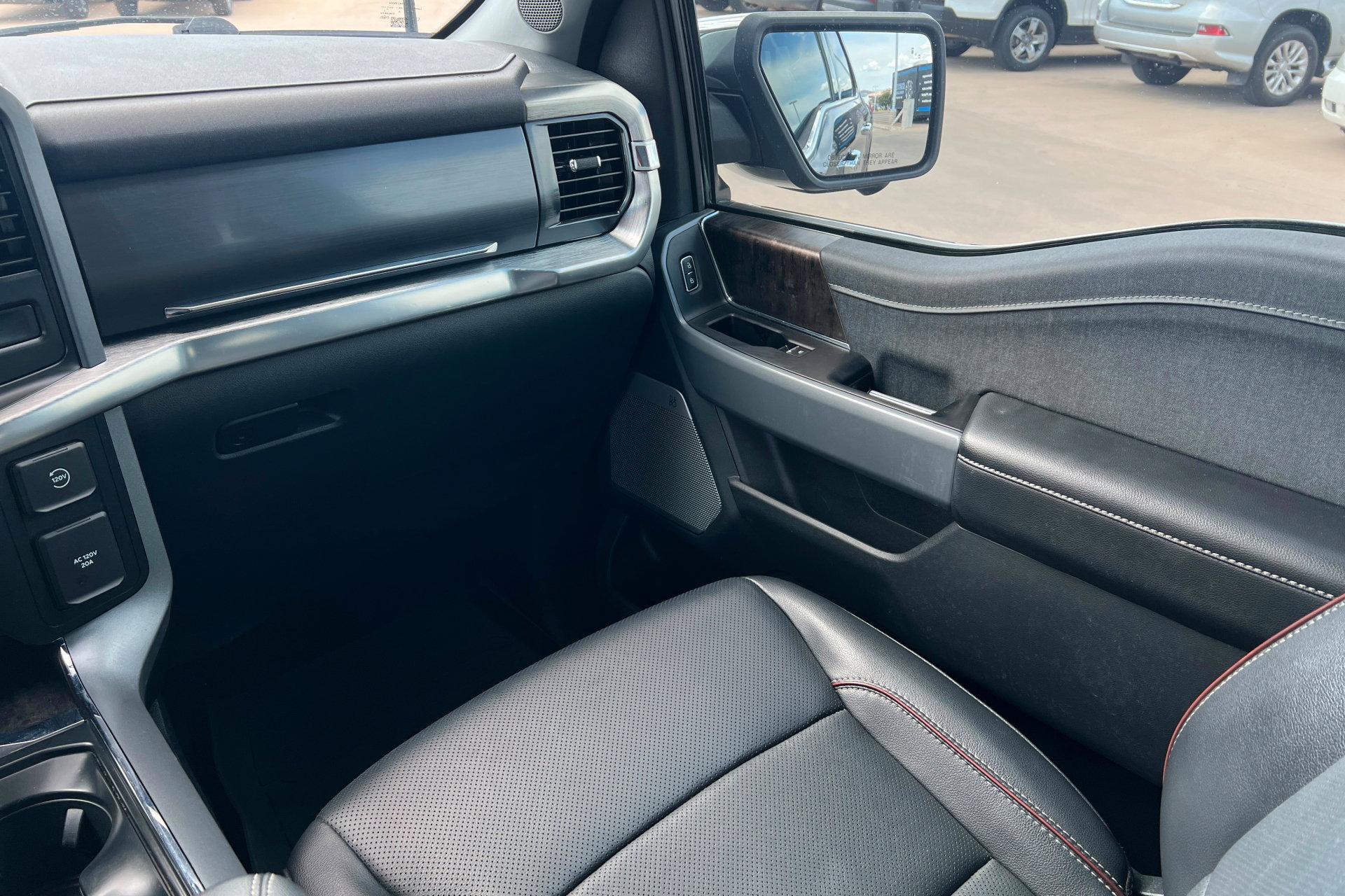 Used 2023 Ford F150 Lariat w/ Trailer Tow Package AWD/4WD image 11