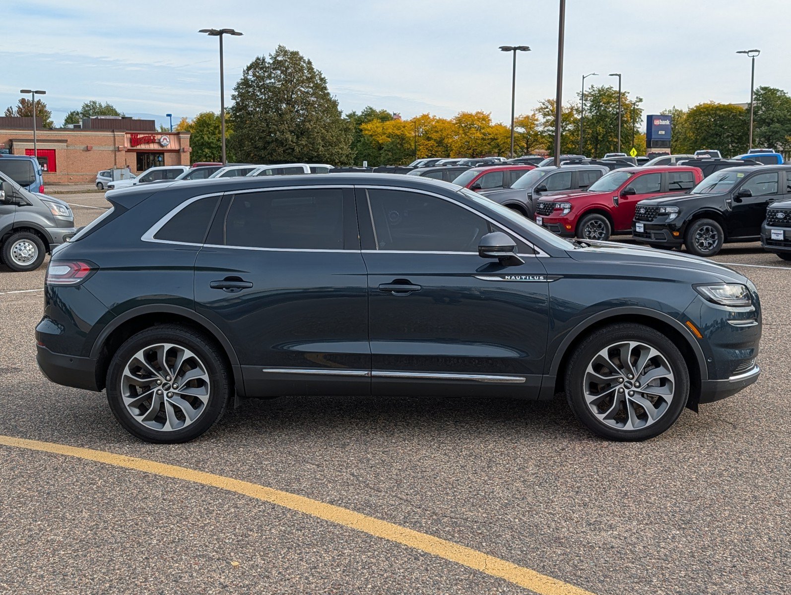 Used 2023 Lincoln Nautilus Reserve w/ Equipment Group 201A AWD/4WD image 6