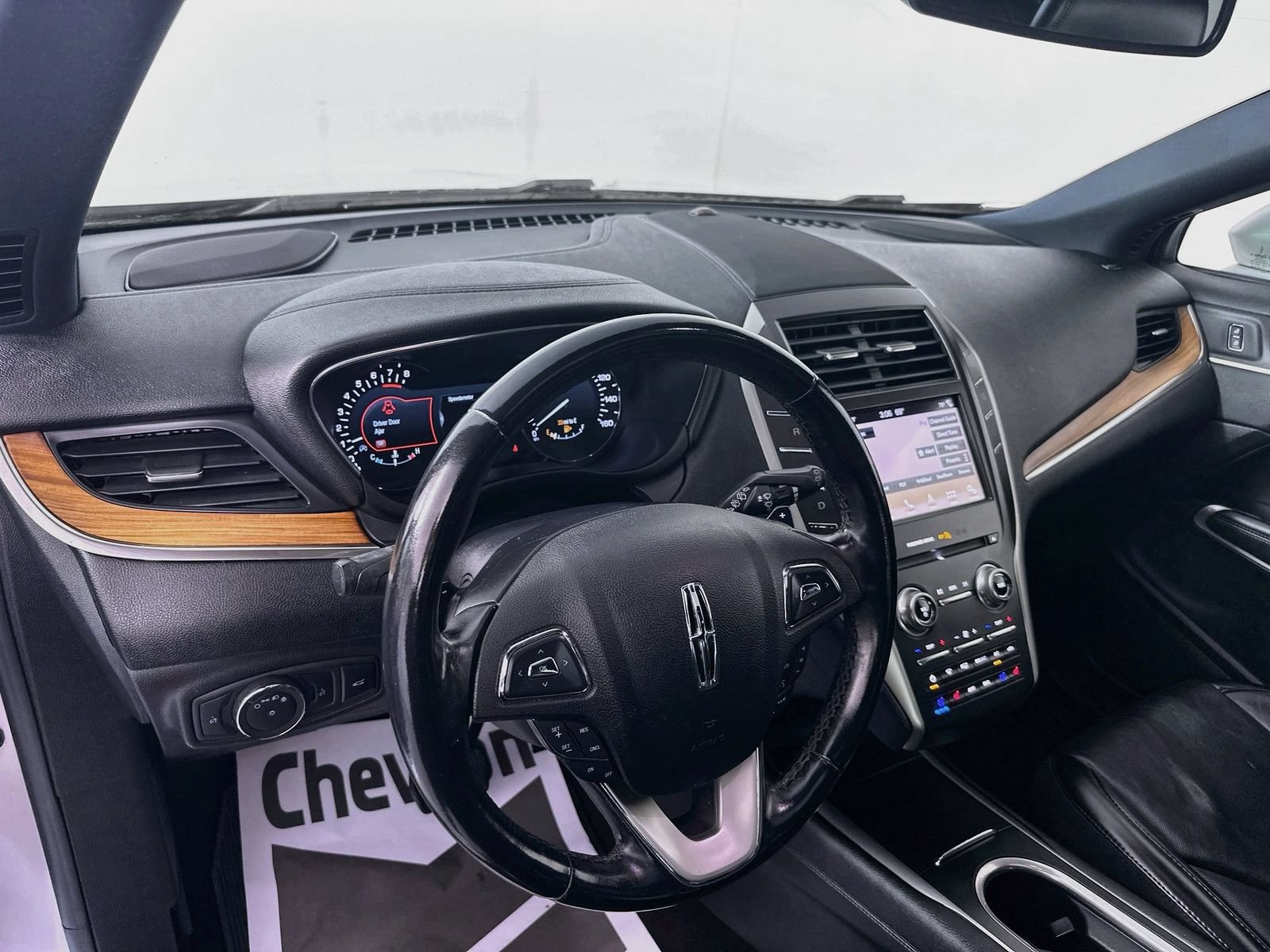 Used 2019 Lincoln MKC Reserve FWD image 9