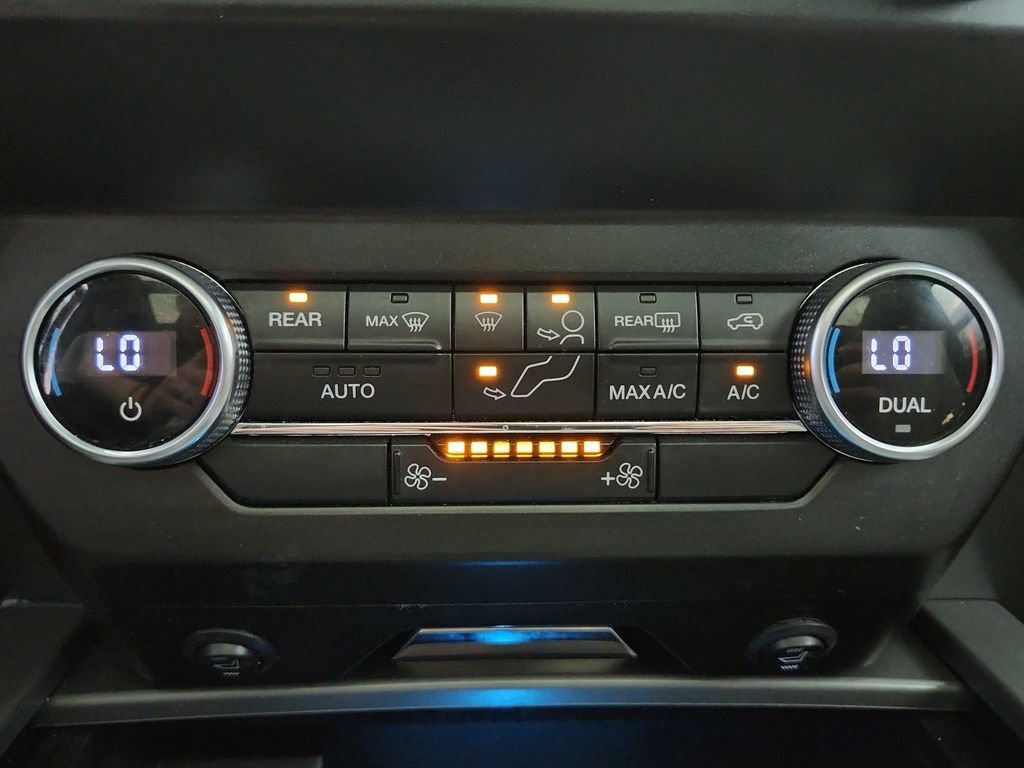 Used 2020 Ford Expedition XLT w/ Equipment Group 201A AWD/4WD image 18