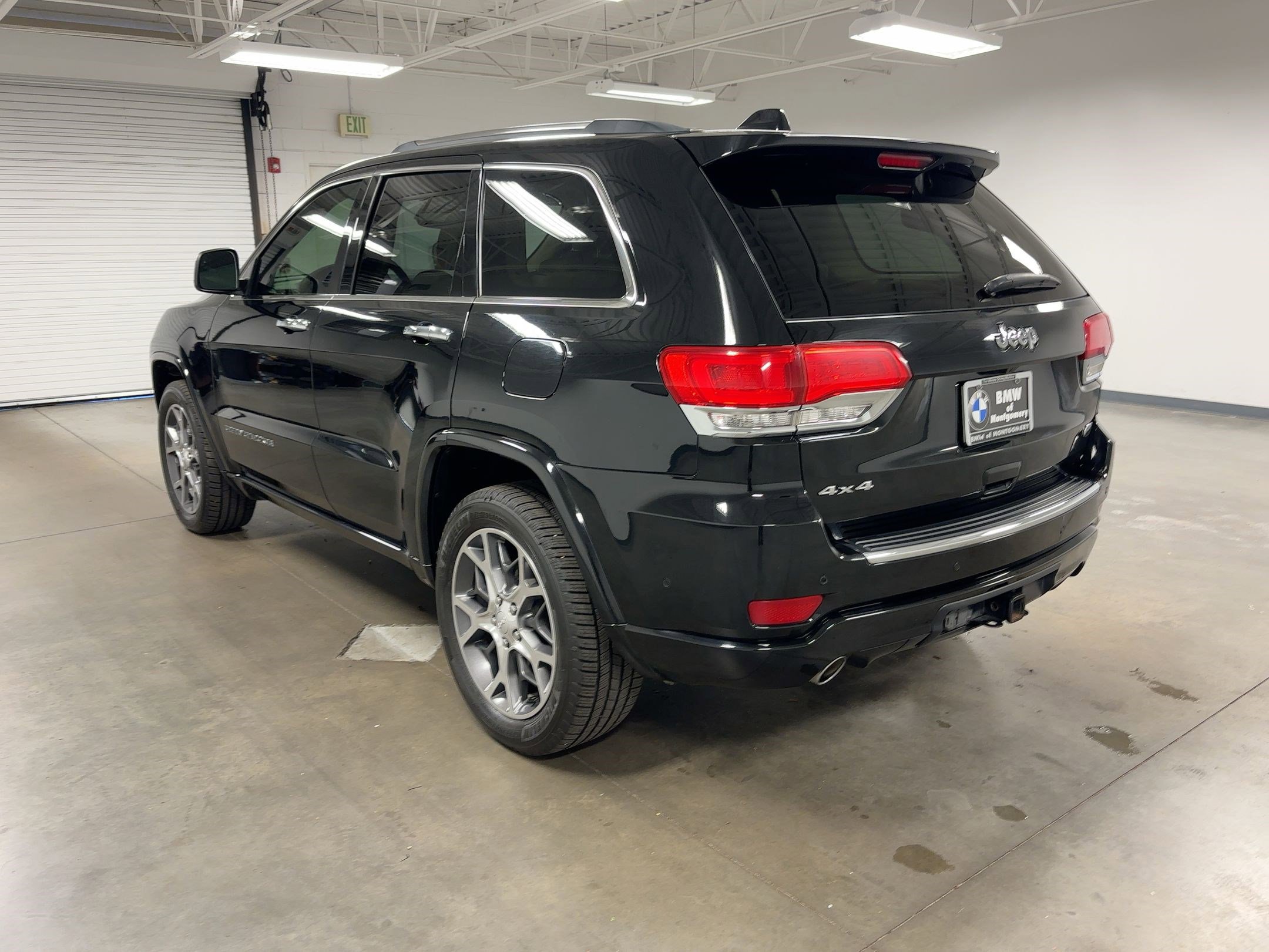 Used 2019 Jeep Grand Cherokee Overland image 2