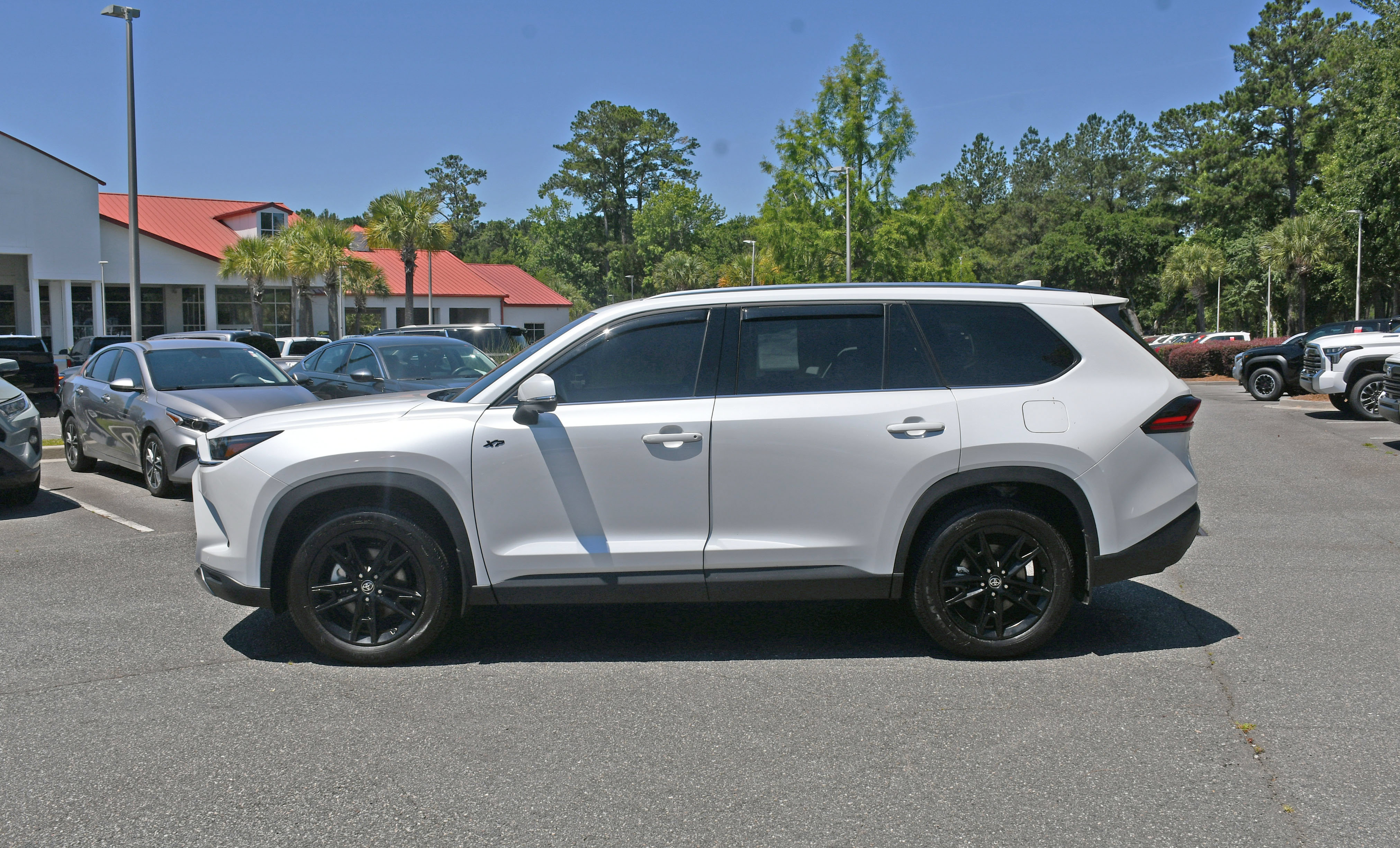 Certified 2025 Toyota Grand Highlander AWD Hybrid image 2