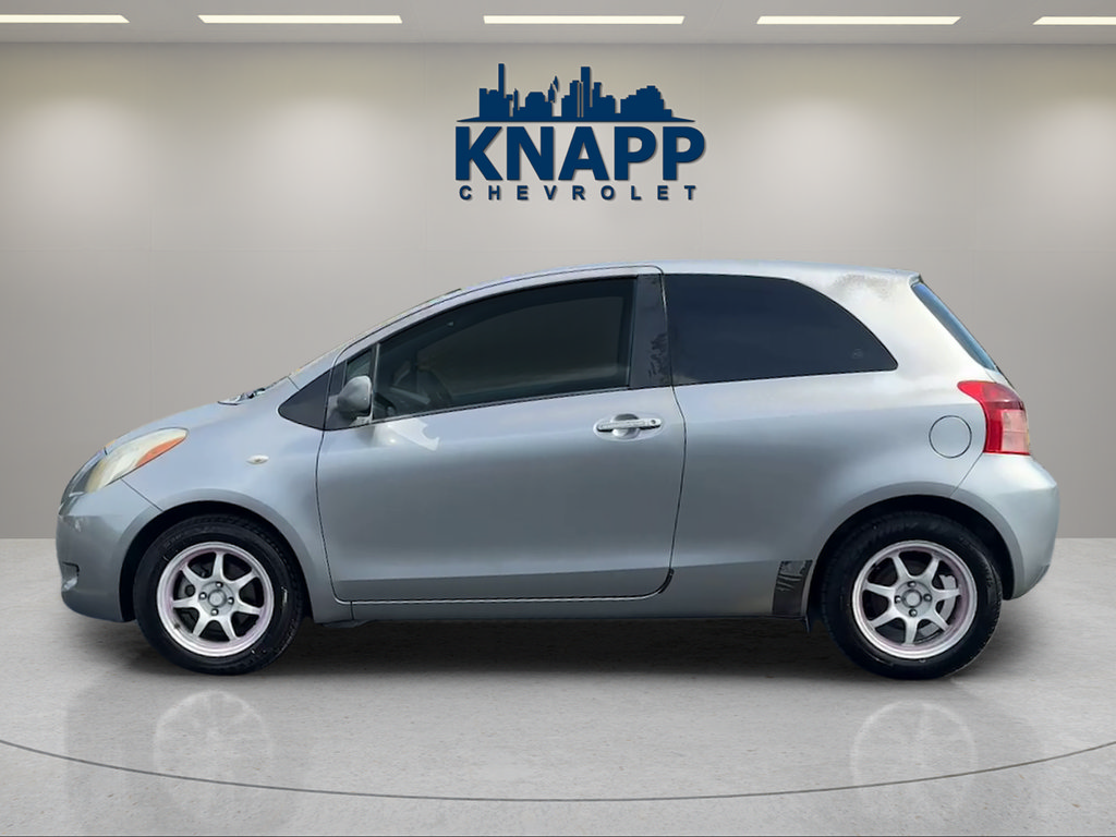 Used 2008 Toyota Yaris 2-Door Hatchback FWD image 2